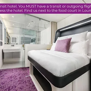 https://yotel-schiphol-airport.ihotelsrotterdam.com